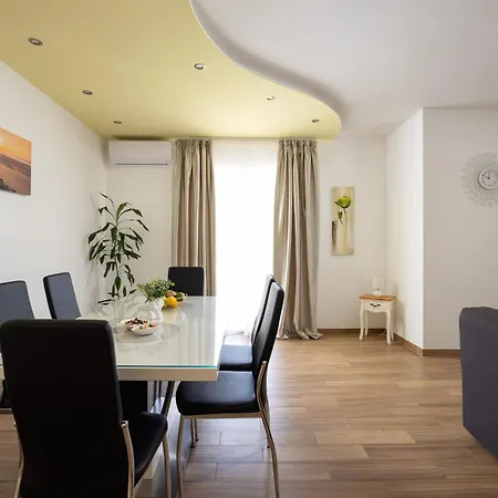 Sunny Garden Σπλιτ