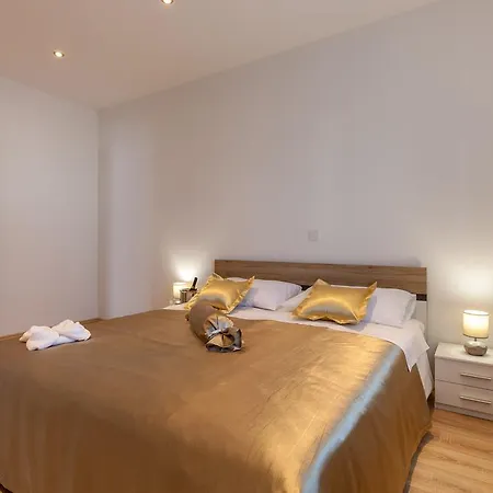 Sunny Garden ספליט