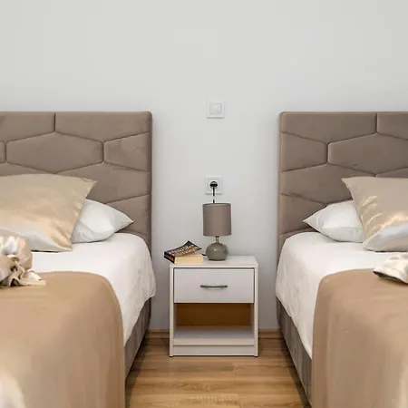 Sunny Garden Апартаменти