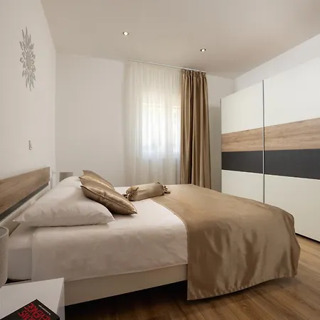 Apartman Sunny Garden