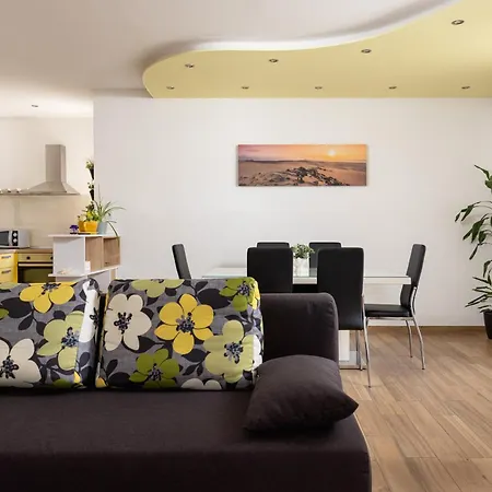 Apartman Sunny Garden