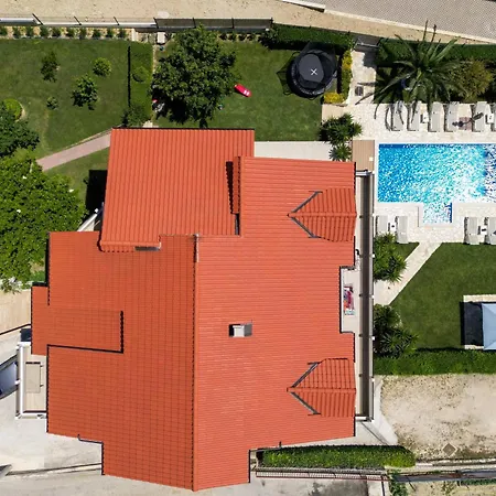 Апартаменти Sunny Garden