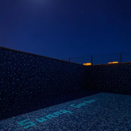 Апартаменти Sunny Garden